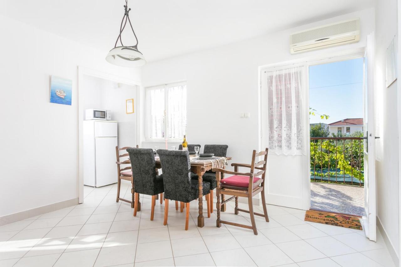 Apartments By The Sea Seget Vranjica, Trogir - 1038 Exterior foto
